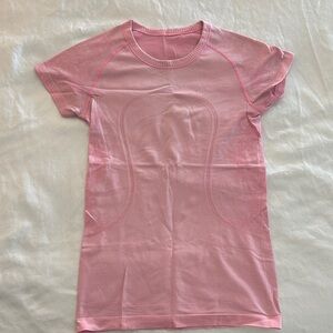 Lululemon swiftly tech short sleeve
